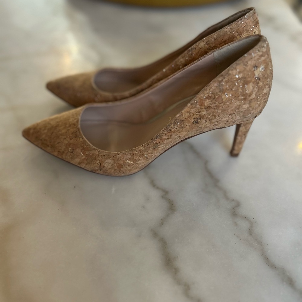 Kelly & Katie Misha J152 Tan Cork Stiletto Heels – Size 6.5M – Gold Detail